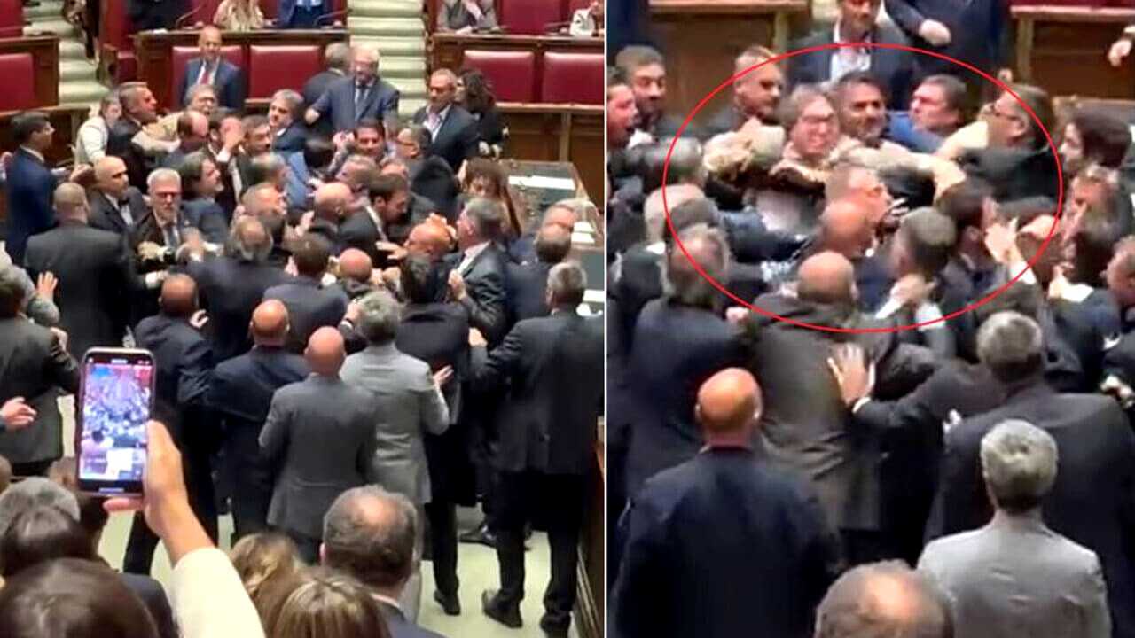 Bagarre au parlement italien : frappé par un collègue, un député s'est effondré au sol et a été évacué en fauteuil roulant
