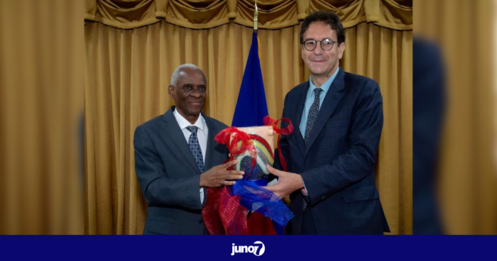 En fin de mission, le CPT a organisé une cérémonie d'adieu en l’honneur de l'Ambassadeur de France en Haïti