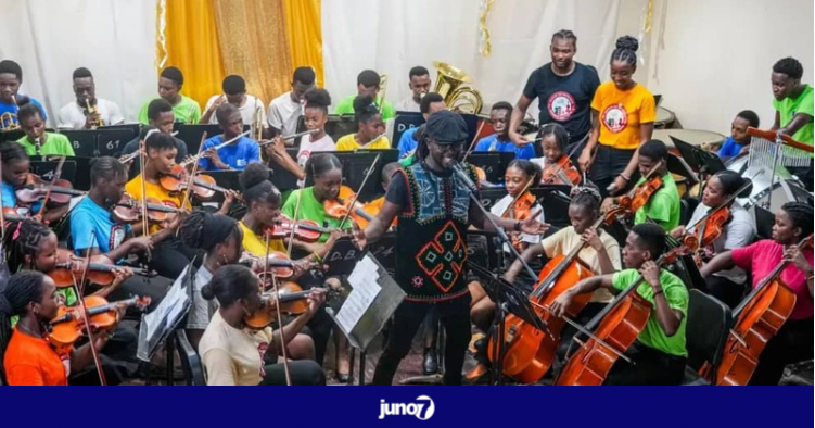 L'UNICEF remet des instruments de musique à l'École Dessaix Baptiste pour soutenir les enfants de Jacmel