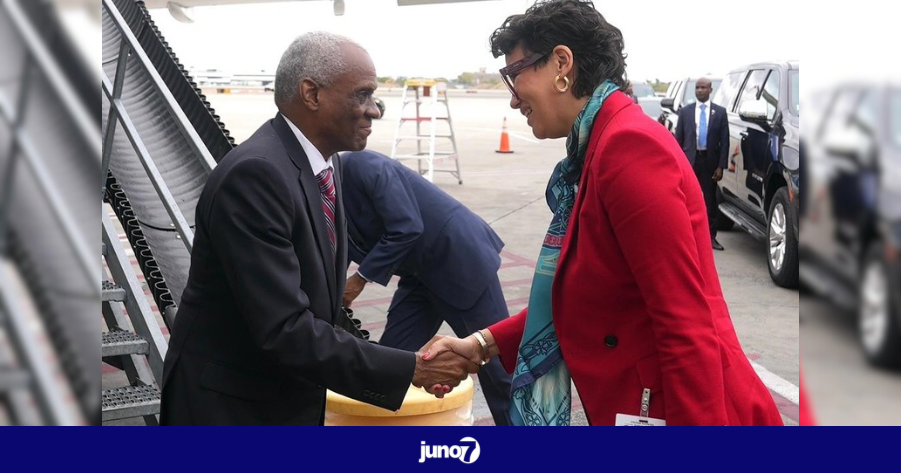 Dominique Dupuy a accueilli chaleureusement Edgard Leblanc à l'aéroport John F. Kennedy ce mardi