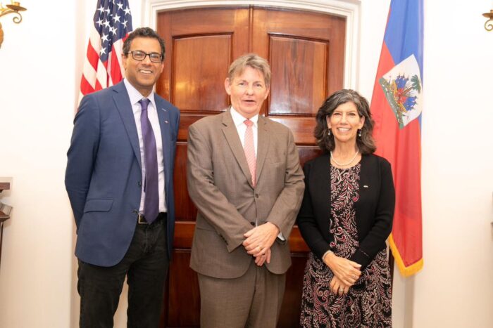 L’administrateur de l’USAID, Atul Gawande, visite Haïti pour renforcer le système de santé