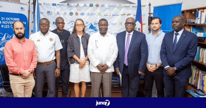 Le FNE initie des élèves des Cayes à planter des arbres pour protéger l’environnement