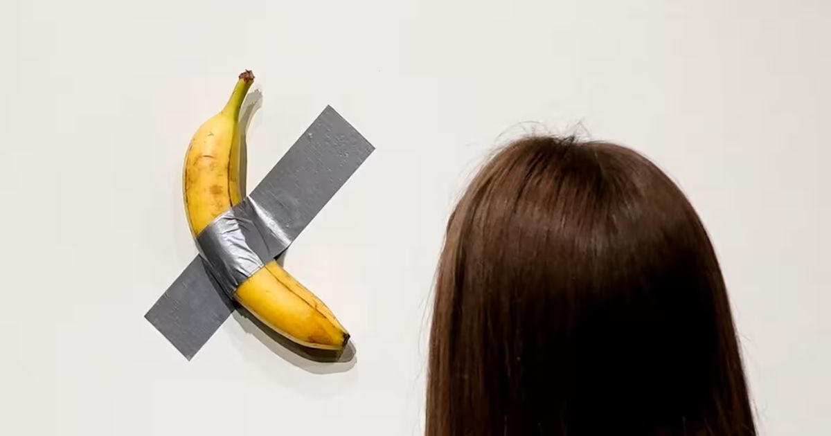 Une banane scotchée à un mur achetée par un entrepreneur en crypto-monnaies pour 6,2 millions de dollars