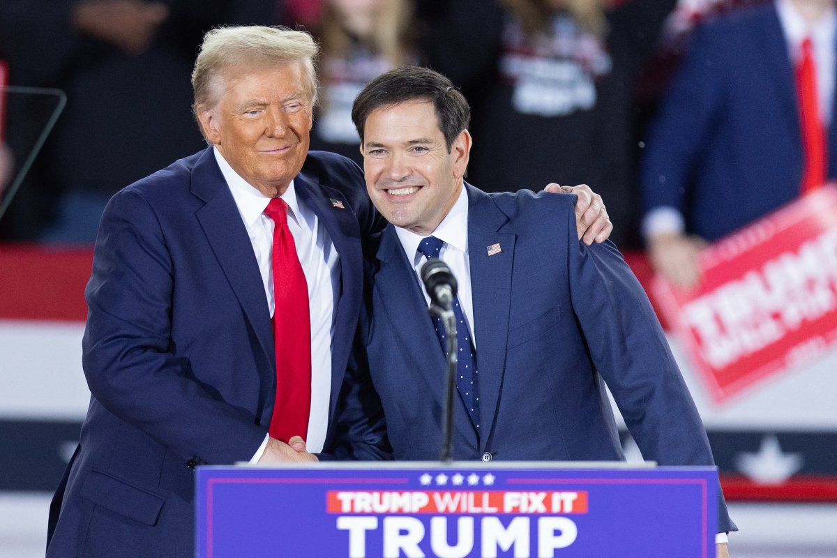 Donald Trump envisage de nommer le sénateur républicain Marco Rubio secrétaire d’État