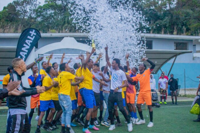 Le FC Étoile Brillante célèbre ses 10 ans en organisant la "Copa Decima", un tournoi de football réussi malgré les défis