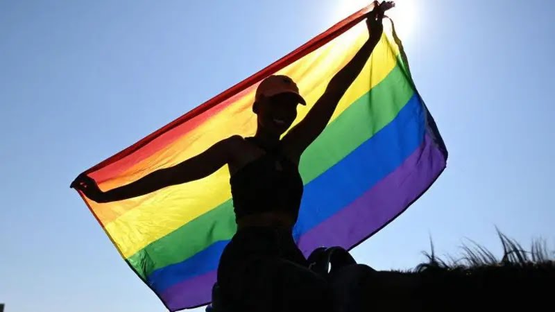 Ghana : la Cour suprême valide une loi prévoyant jusqu’à 5 ans de prison pour les actes et la promotion de LGBT+