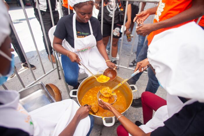 Konbit Soup Joumou : une sixième édition marquée par la solidarité et le partage sur 34 sites à travers le pays