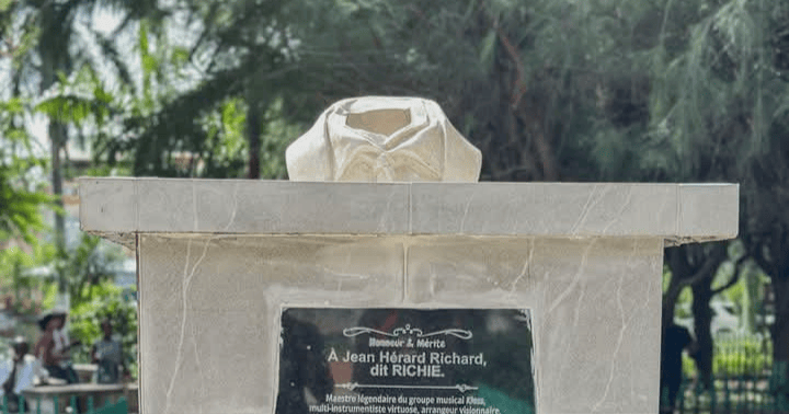 La statue du maestro Richie décapitée au Cap-Haïtien