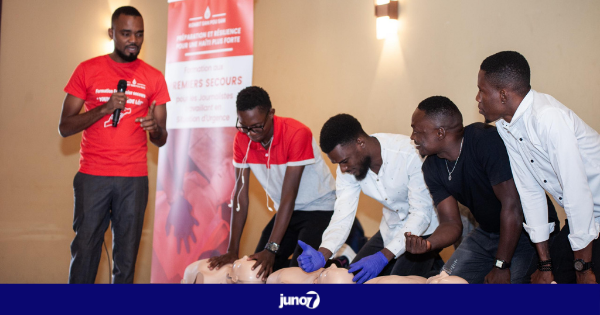 KSPS célèbre ses 5 ans avec une formation aux premiers secours pour les journalistes et une collecte de sang