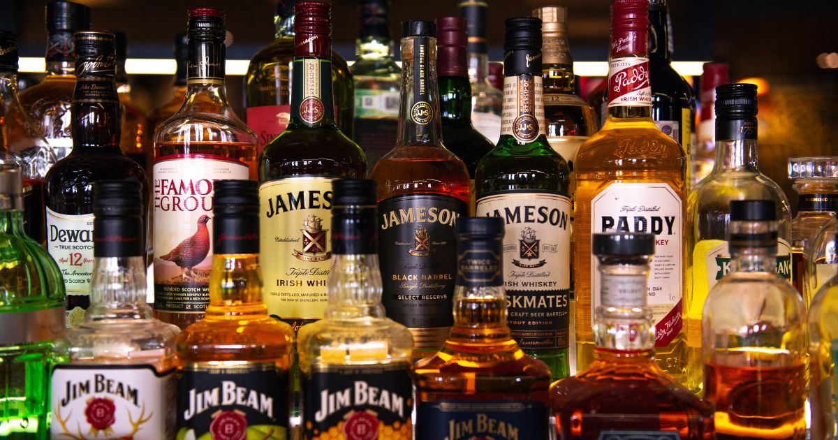 La santé publique américaine propose des étiquettes avertissant des risques de cancer liés à l'alcool