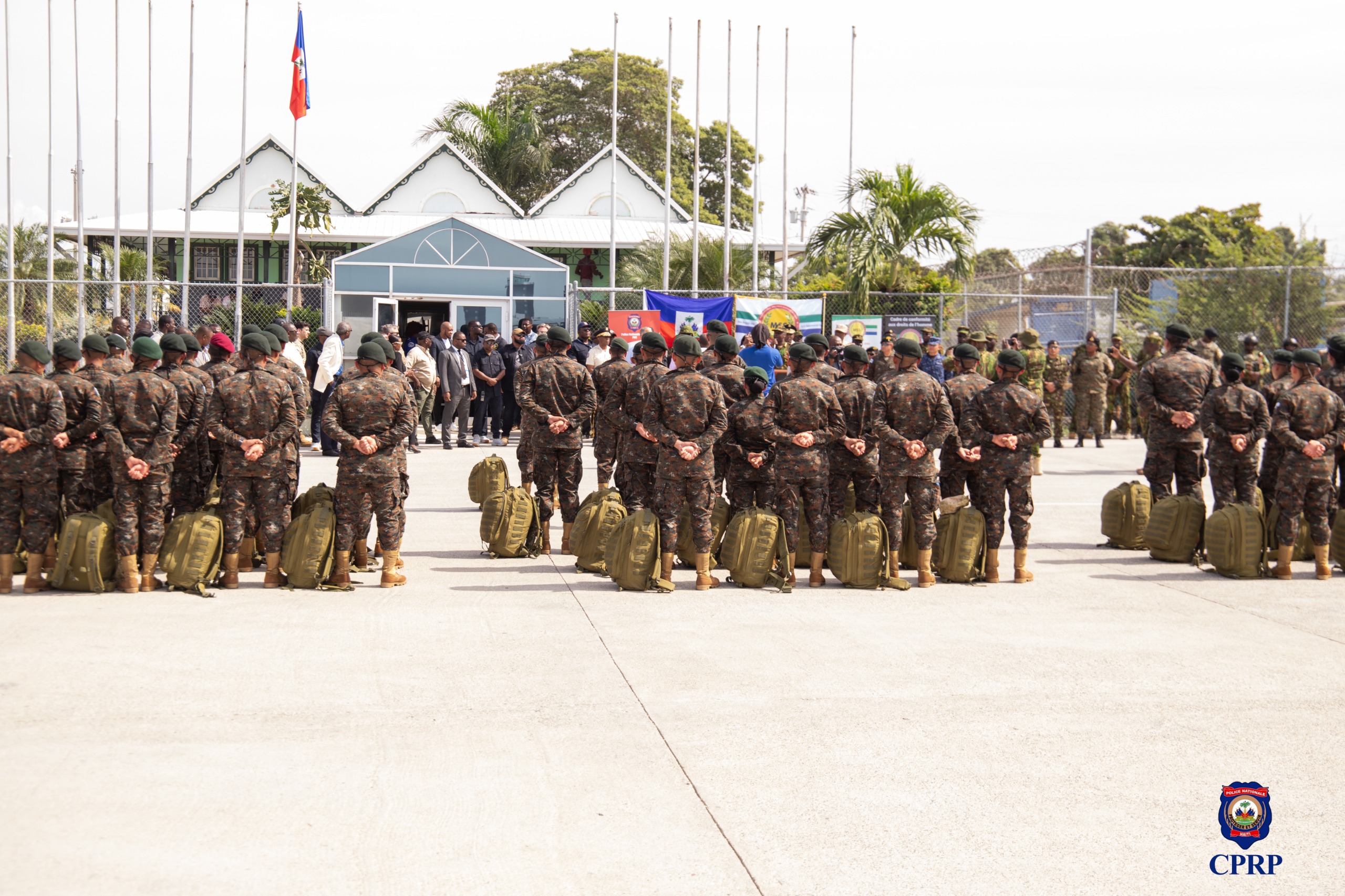 Arrivée de 75 soldats guatémaltèques et de 8 militaires salvadoriens en renfort pour la MMSS